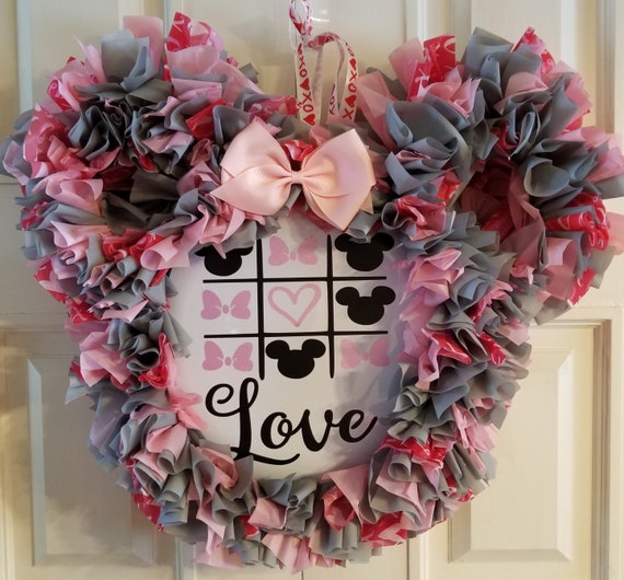 Show Your Love With This Valentine's Day Mickey Shaped Wreath - Decor 