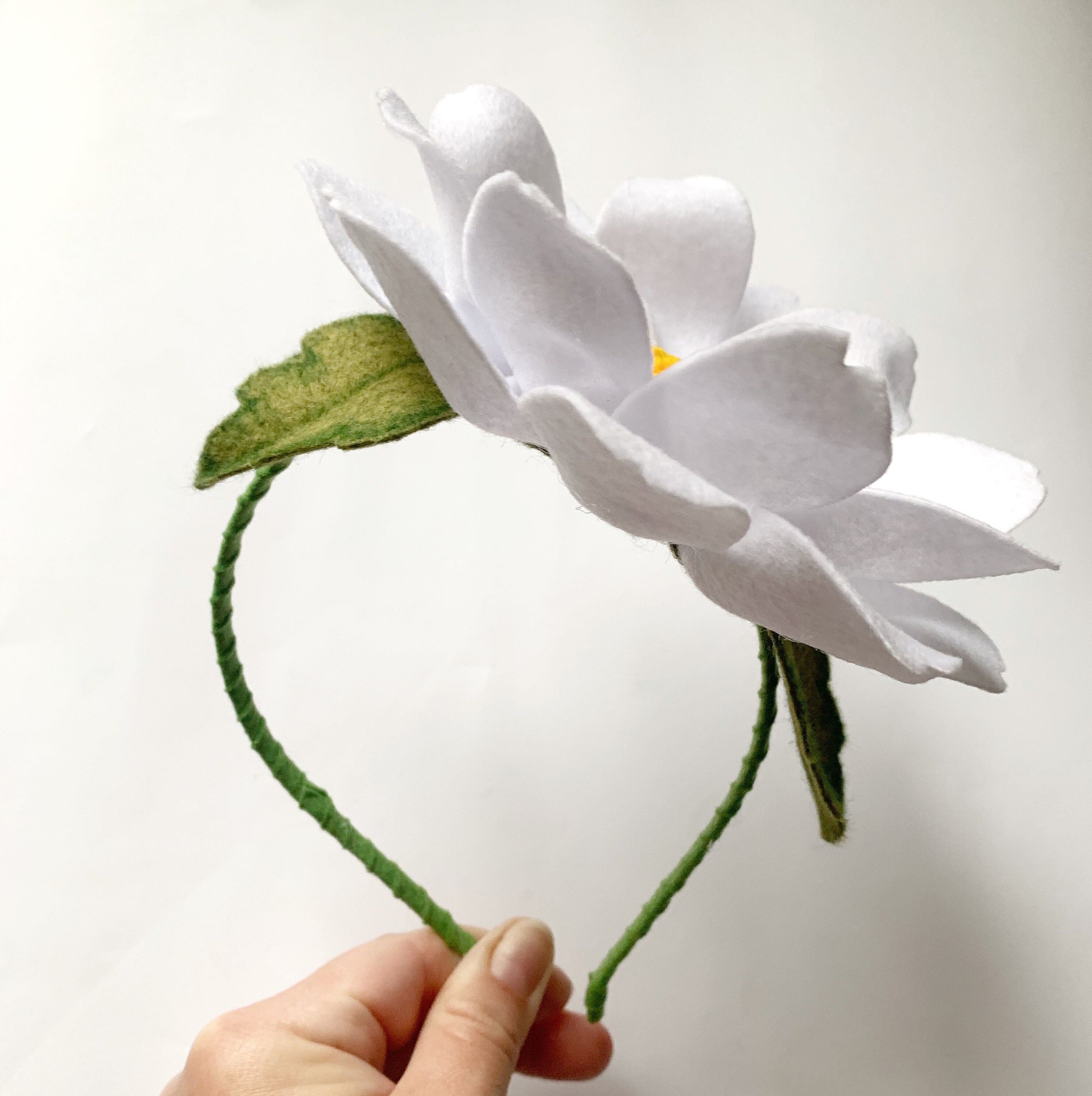 White felt oversized flower headband Diy Floral Headband · How To Make A Flower Crown · Jewelry  main image 2
