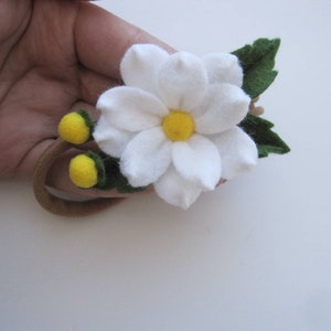 White Daisy Headband with Yellow Buds Tiny Daisy Headband Baby Felt Daisy Flowers Daisy Floral Crown Daisy Headpiece Flower Girl Headband