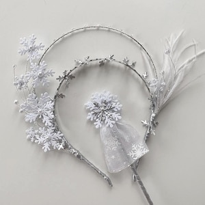 White and Silver Snowflake Crown Halo with Magic Wand Snow Queen Crown Winterland Birthday Party Hat Sparkling Snowflake Fascinator