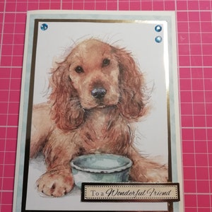 Una hermosa tarjeta hecha a mano de 5x7 con un hermoso cocker spaniel con su plato y el sentimiento Para un amigo maravilloso