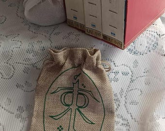 Jute dobbelzakje geïnspireerd op JRR Tolkien – Gepersonaliseerde huwelijksbedankjes