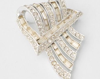 Vintage Boucher Baguette Rhinestone Ribbon Brooch, Rhodium Plated, 1950s Unsigned