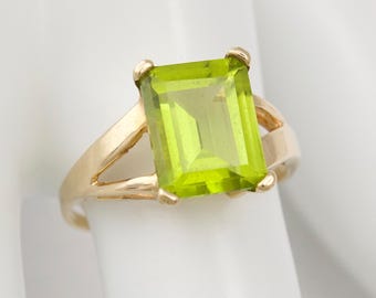 Vintage 14K Yellow Gold Emerald-Cut Peridot Solitaire Ring, Size 7.5