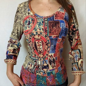 Y2k Vintage Save The Queen abstracte top, veelkleurige top met lange mouwen, stretchtrui, top met speelkaartprint