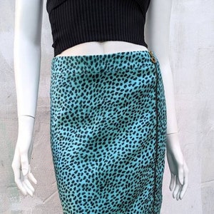 y2k vintage VERSACE animal midi skirt. blue pensil cheetah skirt