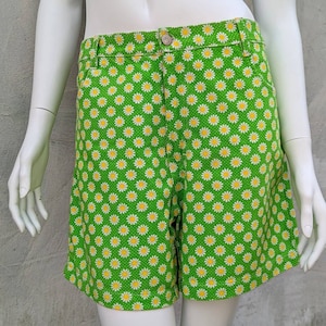 vintage 70s LEVIS neon green shorts. Levi's 501 Big E. chamomile print shorts. size 34/32