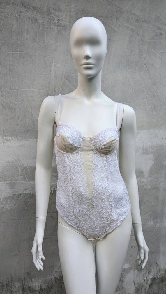 90年代のヴィンテージ LA PERLA レース ボディスーツ。白い花の刺繍の 