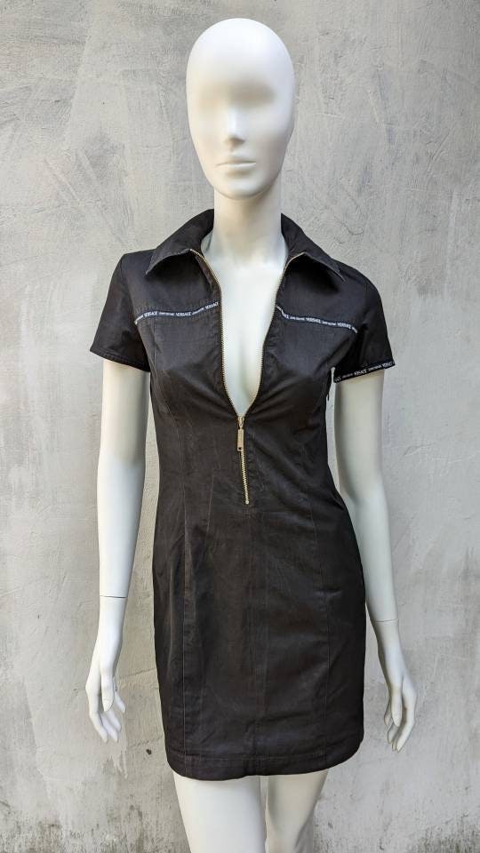 【関税＆送料込み】Versace Black Short Dress With Thin Stra Crystal Mini Dress Black | VERSACE US