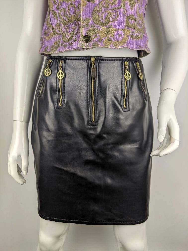 Black leather skirt gold zip 2025
