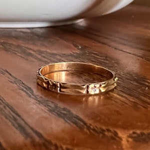 Forget Me Not FLORAL Orange Blossom Skinny Wedding Band 14k GOLD Eternity Ring Art Deco Shimmer Line Flower Stacker Minimalist Romantic Gift