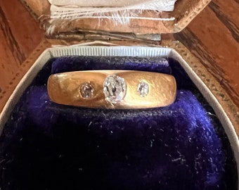 Antique Old Mine Cut DiAMOND 3 Stone Stacker Band Ring Buttery 18k GOLD Domed Gypsy Chunky Romantic Gift Stacker OMC Unisex OMC High Crown
