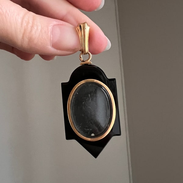 LARGE French Antique Black Onyx SHIELD Chunky Mourning Locket Pendant 18k Gold Victorian Unique Gift Geometric Gothic Statement Neckmess