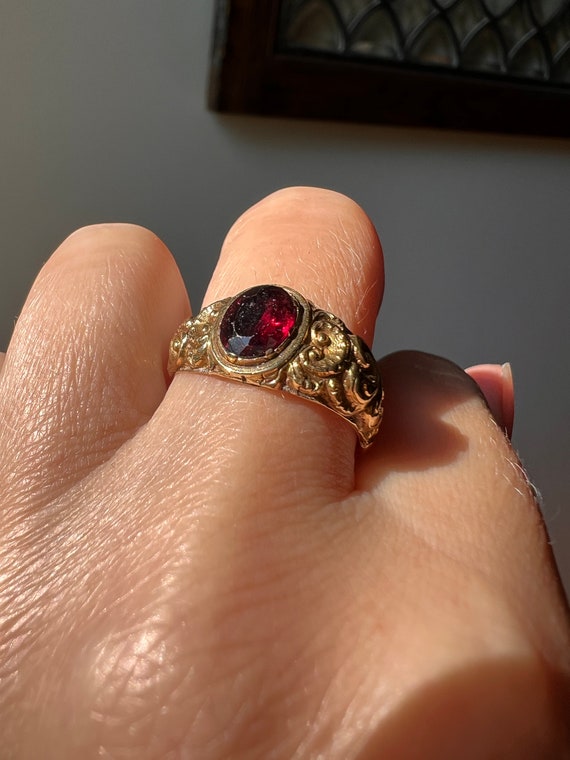 ORNATE Red GARNET Deeply Embossed Antique Ring 15k