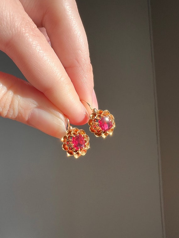 Antique Old Flat Cut GARNET 18k GOLD BUTTERCUP Dor