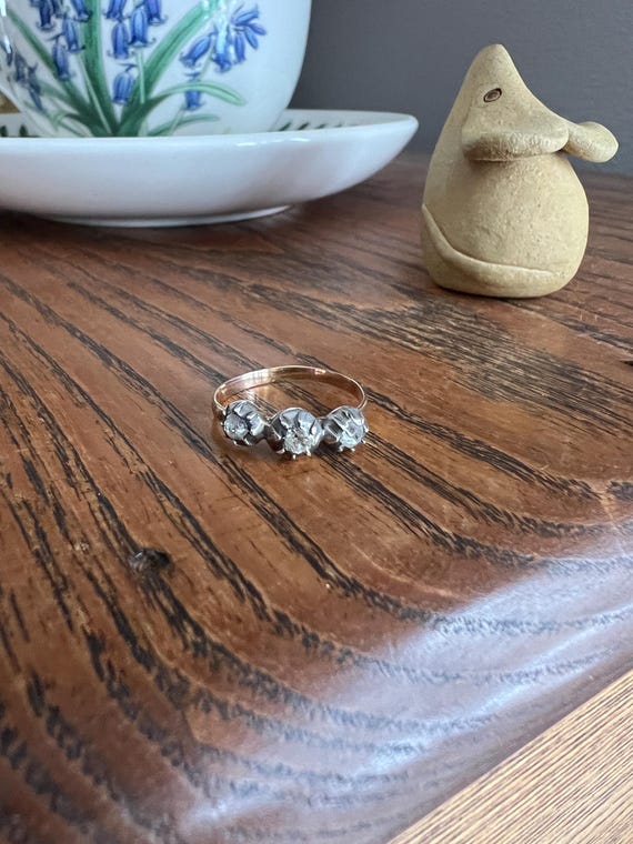 Old Cut PASTE Three Stone Ring Stackable Band Fre… - image 8