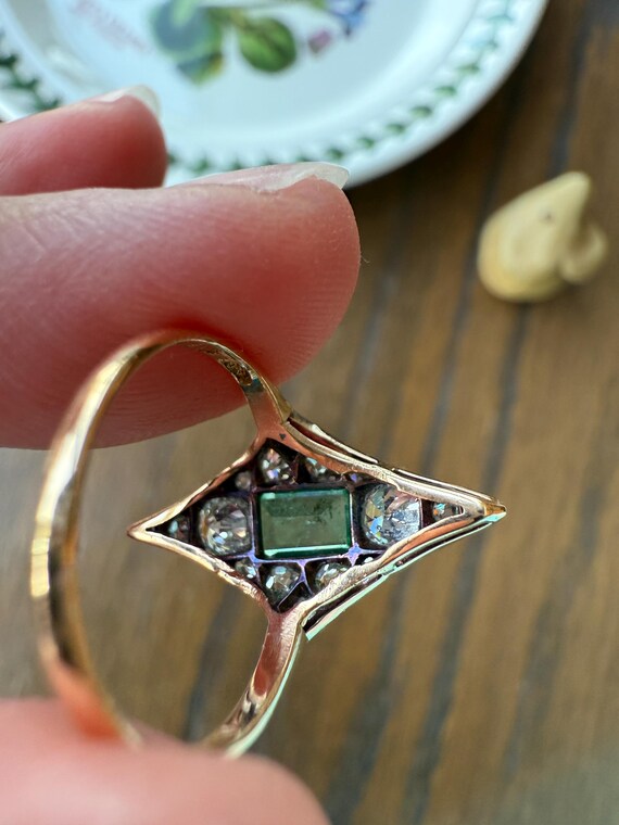 Dramatic Kite Shaped Panel Ring Green Natural Eme… - image 19