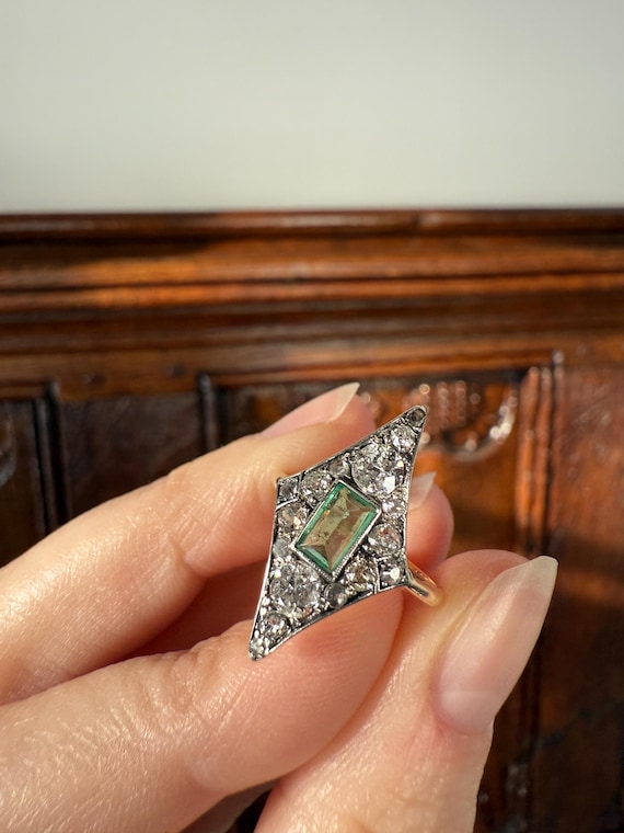 Dramatic Kite Shaped Panel Ring Green Natural Eme… - image 3