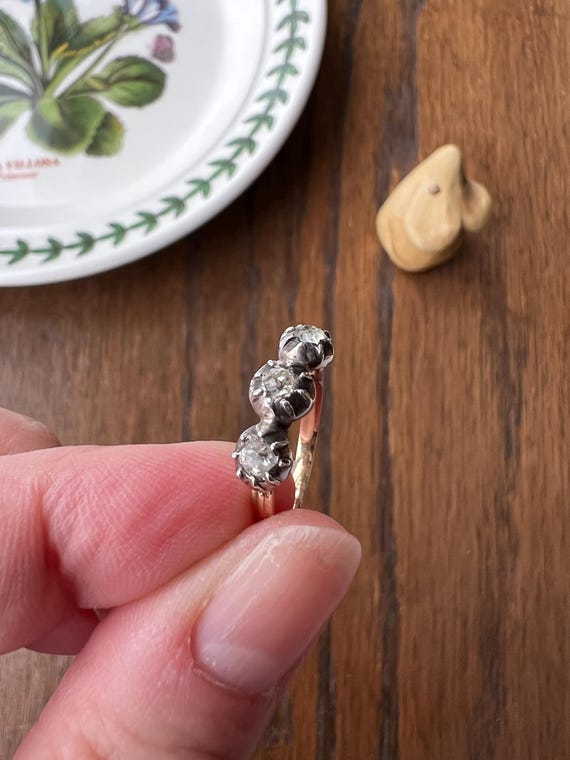 Old Cut PASTE Three Stone Ring Stackable Band Fre… - image 5