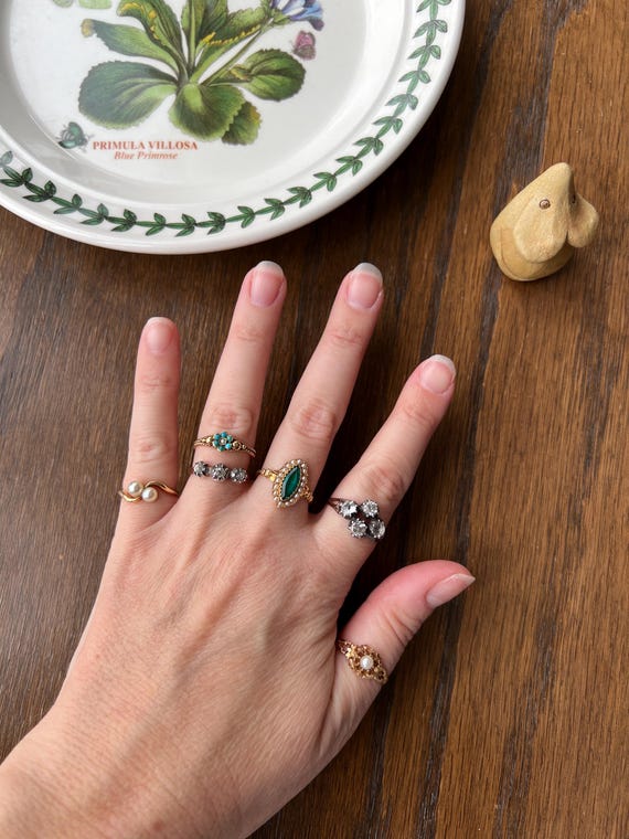 Old Cut PASTE Three Stone Ring Stackable Band Fre… - image 9