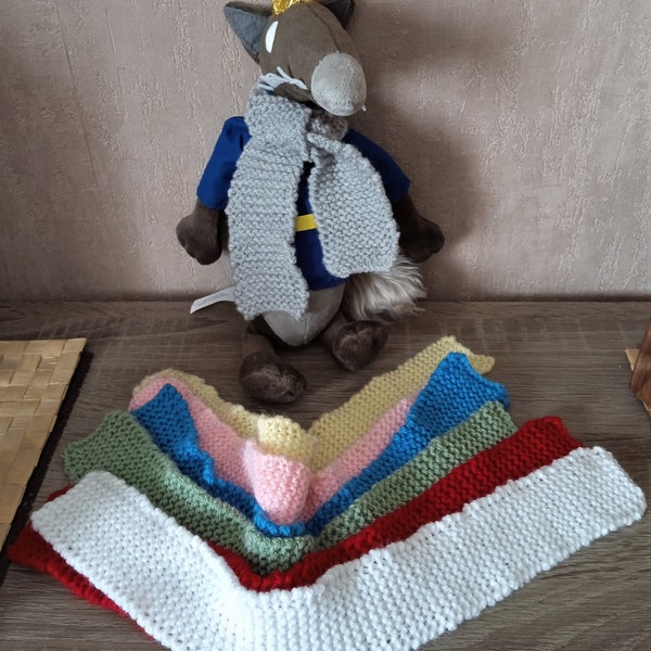 Les écharpes de petit loup au tricot
