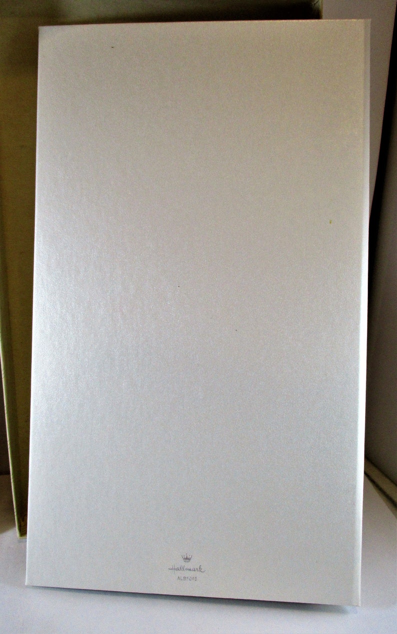 Hallmark 1984 Keepsake Wedding Photo Album White Embossed Flowers Vintage Love Gift