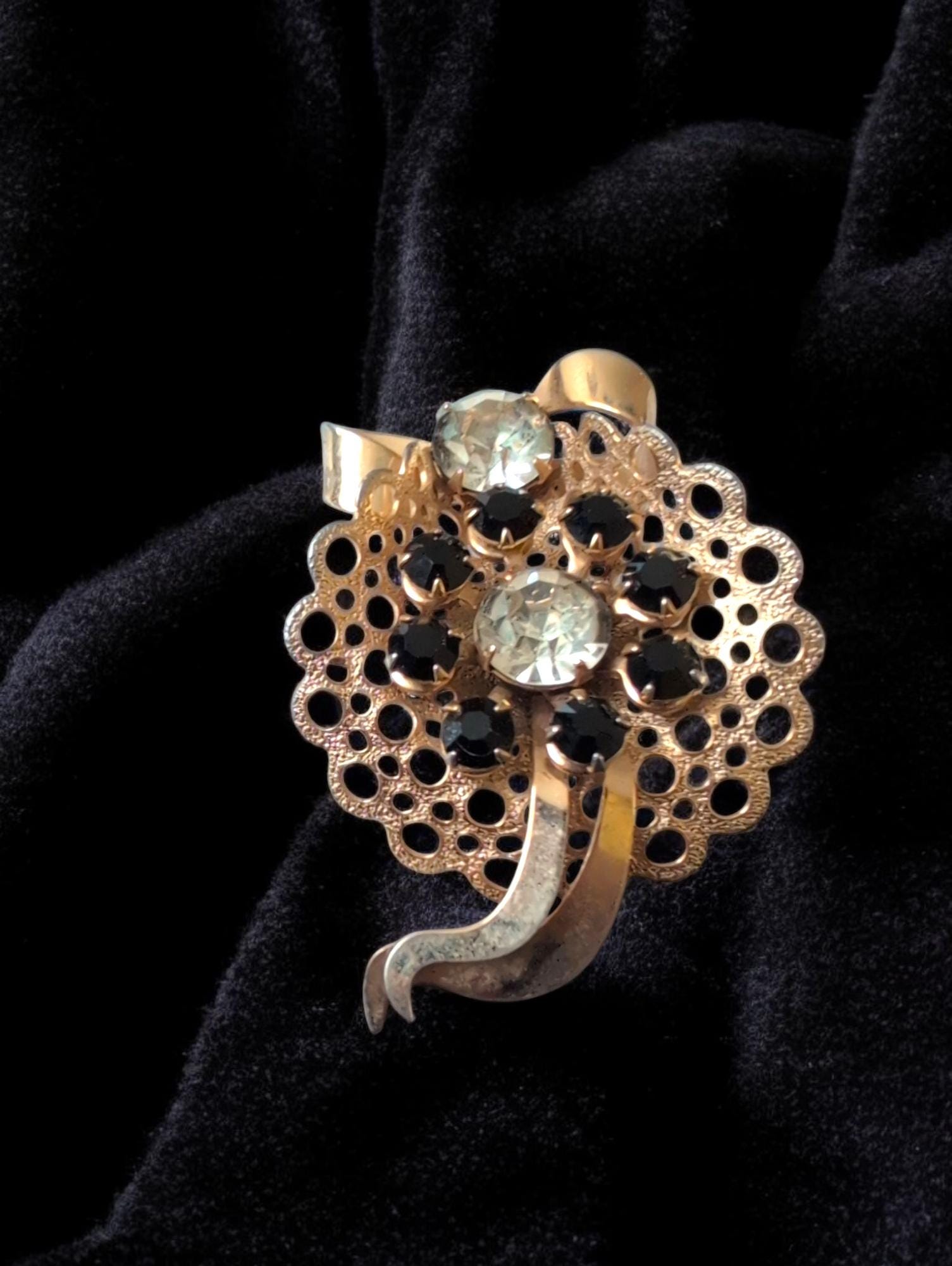 アクセサリー Filigree brooch 1950s vintage gold clear Filigree brooch 1950s vintage gold clear アクセサリー
