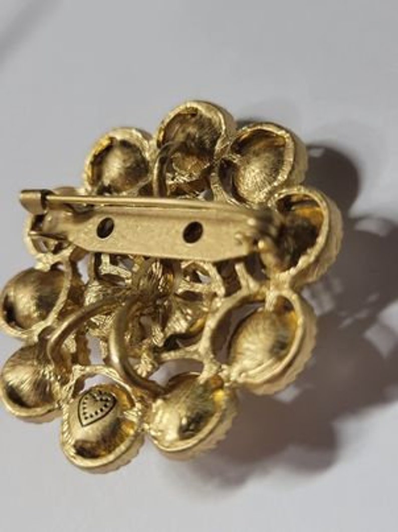 Vintage Round White Brooch Pendant Combination with Twisted Rope Opened Work Gold Tone /& White Glass Cabochons,