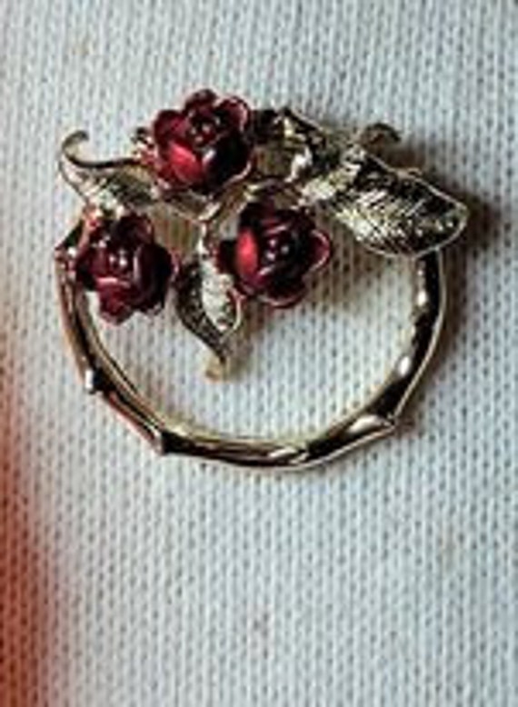 Gerry's Circle Pin Red Enamel Roses Mother's Day Vint… - Gem