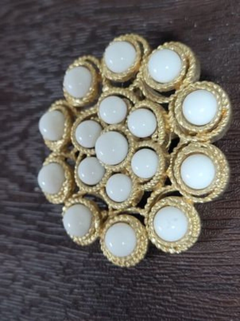 Vintage Round White Brooch Pendant Combination with Twisted Rope Opened Work Gold Tone /& White Glass Cabochons,