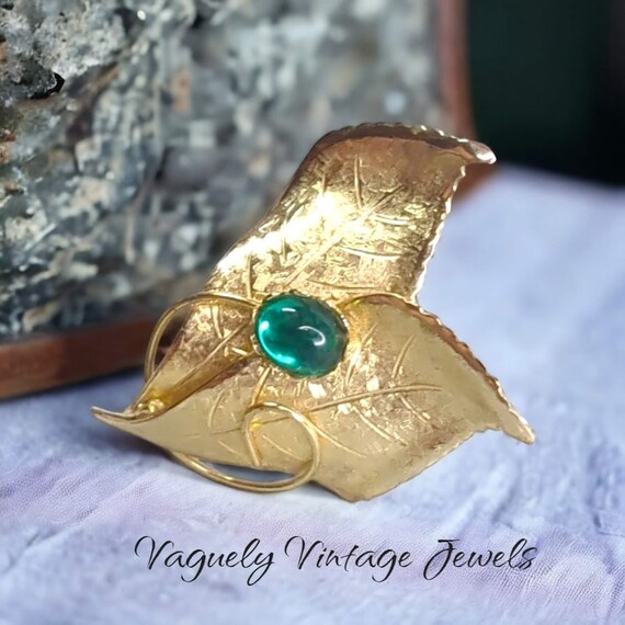 Estate Jewelry Gold Leaf Vintage Brooch with Gree… - image 5