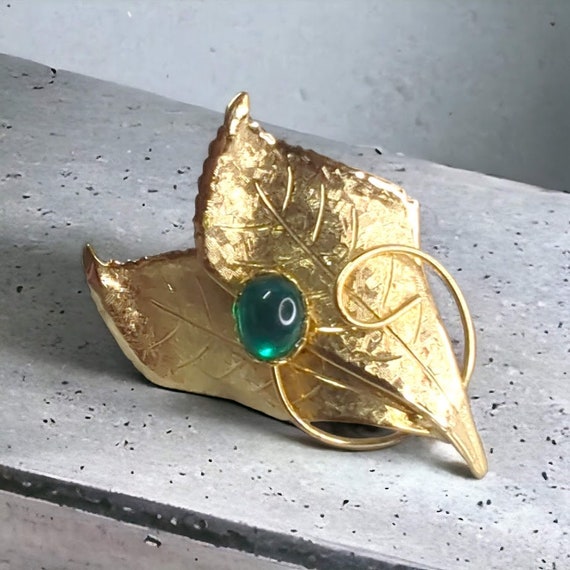 Estate Jewelry Gold Leaf Vintage Brooch with Gree… - image 4