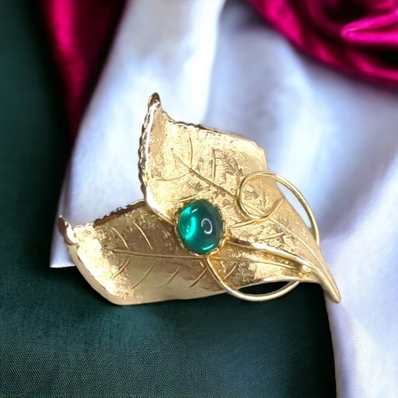 Estate Jewelry Gold Leaf Vintage Brooch with Gree… - image 6