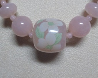 collier de perles rose bébé vintage