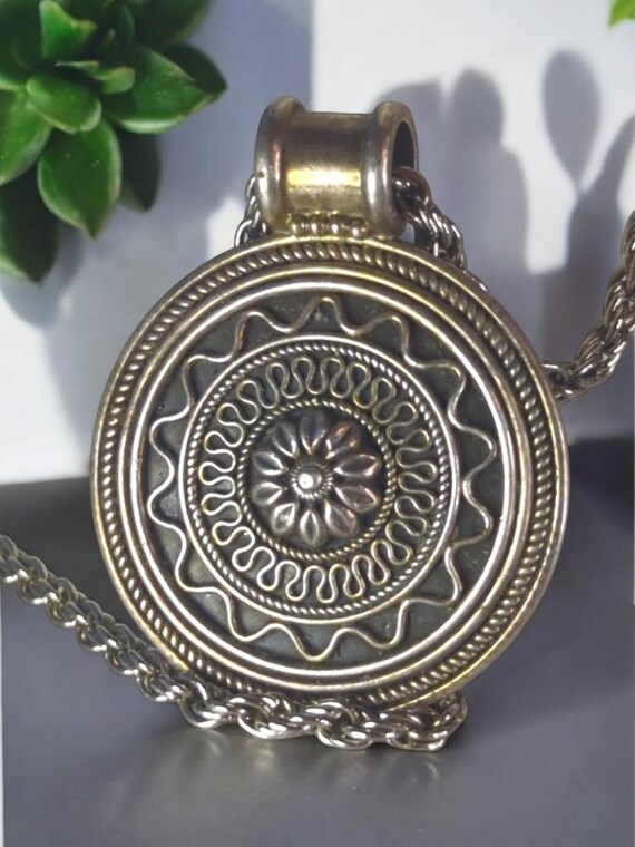 Medaille Gravée Visage | Bijouterie Camée
