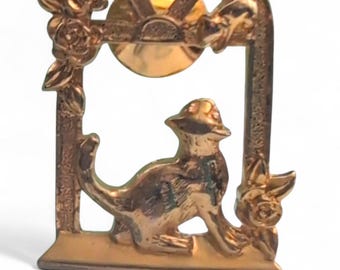 Gold Cat and Mouse Brooch – Avon Collectible Pin, Window Scene Jewelry, Vintage Animal Lover Gift, Gold Tone Cat Pin