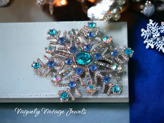 Charming Southwit Blue Snowflake Brooch, Crystal … - image 1