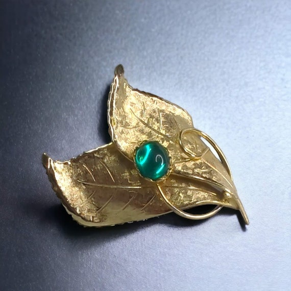 Estate Jewelry Gold Leaf Vintage Brooch with Gree… - image 8