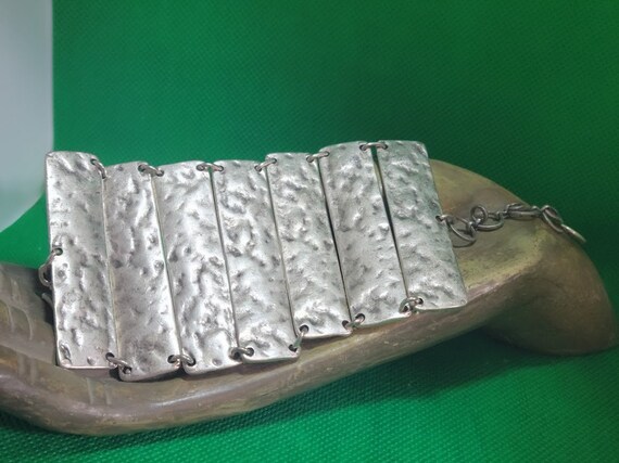 Vintage Rectangular Hammered Silver Tone Bracelet… - image 4