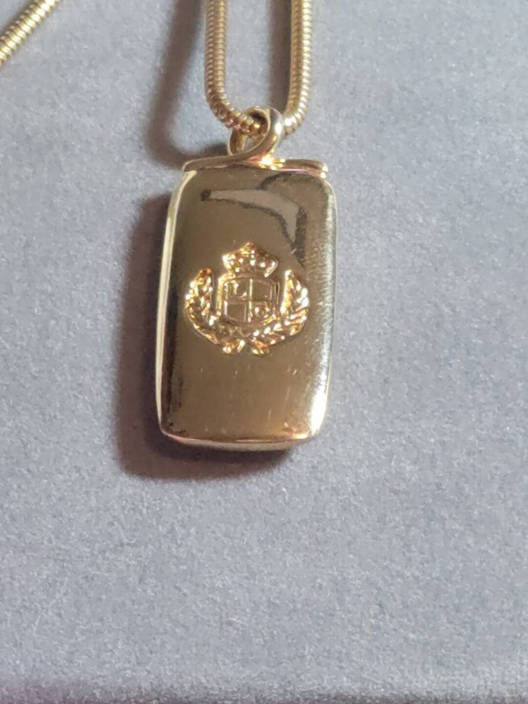Vintage Liz Claiborne Crowned Logo Pendant Necklace - Gold Snake