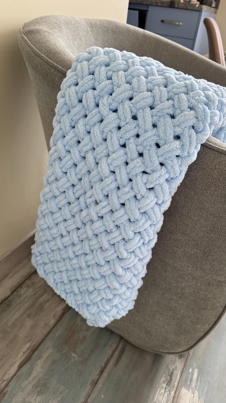 Finger Knitting Loop Yarn Blanket Tutorial PDF + Video | Easy, Relaxing ...