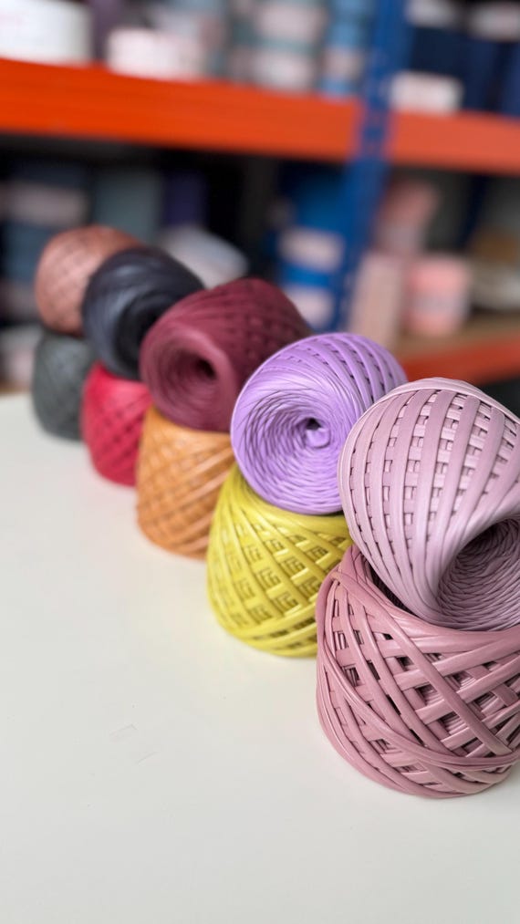 Leather Like Yarn for Crochet Bags, 150g or 200g 65m Skein, 10 Colors Vegan Leather Cord, T-Shirt Polyester Yarn for Macrame