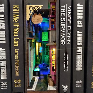 MINI ALLEY Zauberer Buchecke zusammengestellt vorgefertigter Bücherregaleinsatz Bücherregal Alley Buchecke