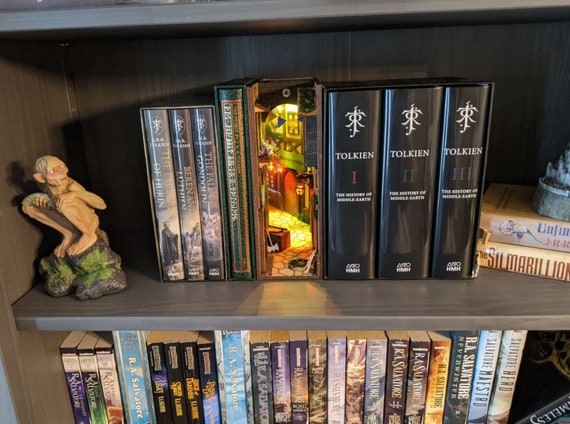 MINI ALLEY Wizard Book Nook Assembled Prebuilt Bookshelf Insert