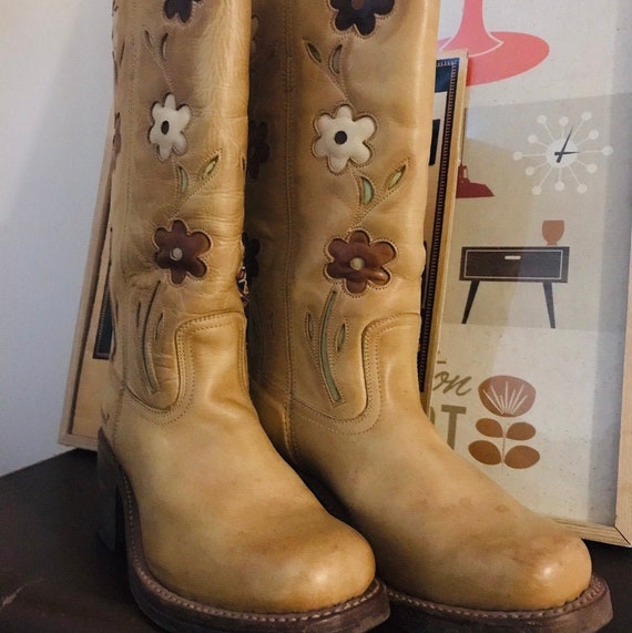 Vintage Sendra// Flower Power // Leather Boots //