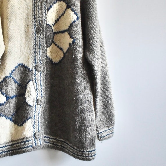 Stunning Vintage Heavy Knit Floral Cardigan - image 3