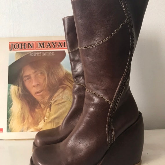 Vintage Destroy Brown Leather 90s does 70s Boots