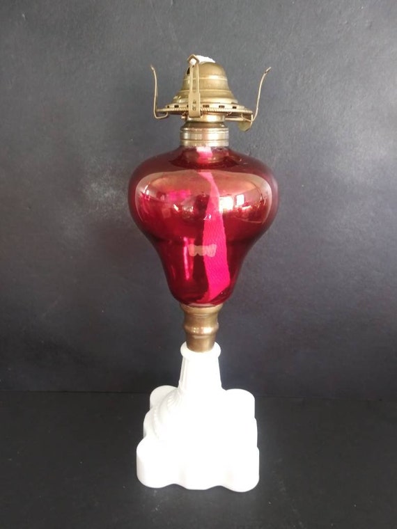 Vintage Flash Cranberry Red And Milkglass Hurricane Oil Lamp - Vintage Red Glass Hurricane Lamp Vintage Flash Cranberry Red And Milkglass Hurricane Oil Lamp - Vintage Red Glass Hurricane Lamp