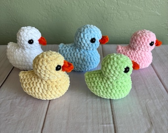 Crochet Duck Plushie: Handmade Amigurumi Toy, Pocket-Sized Pet Gift for Animal Lovers