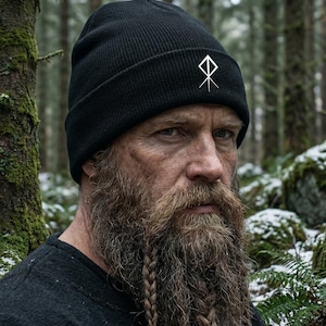 Coraje: Gorro vikingo con puños – Símbolo nórdico para guerreros modernos